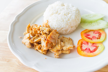 Deep fried chicken with garlic and pepper