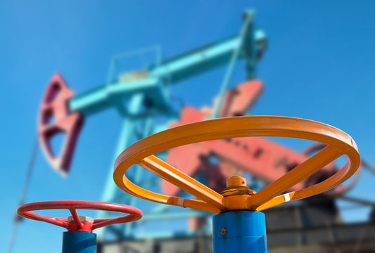 Oil valve with rocking in the background