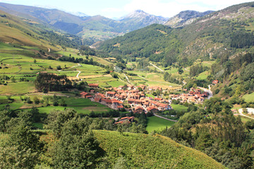 Fototapeta na wymiar Typical old village Cantabria, Spain