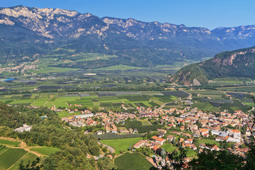 Fototapeta na wymiar Adige Valley - Ora village