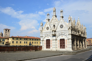 Fototapeta na wymiar Chiesa di Santa Maria della Spina in Pisa, Italy.