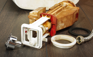 Obraz premium Broken toilet flushing mechanism