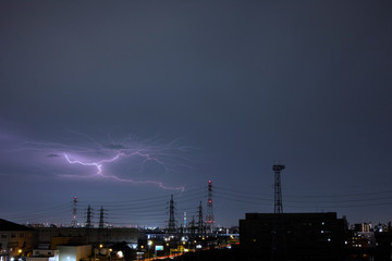 雷　送電線　電気