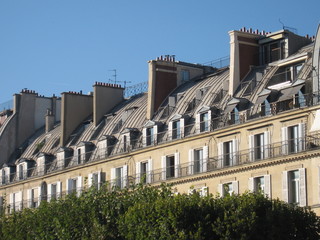 Belles façades d'immeubles parisiens - obrazy, fototapety, plakaty