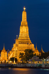 Fototapeta premium Wat Arun Temple in bangkok thailand