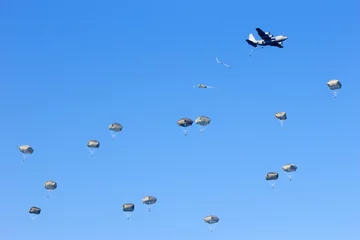 Crédence de cuisine en verre imprimé Sports aériens paratroopers