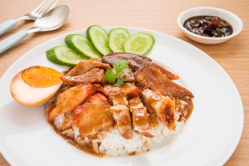 Roasted red pork with sweet gravy and rice