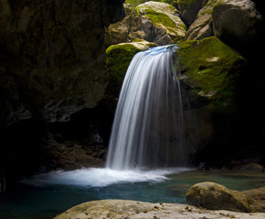 Fototapeta na wymiar Kakueta fall, water in the throats of Kakueta, France