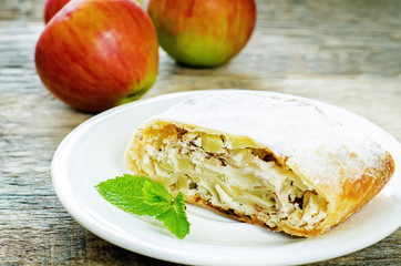 Apple strudel with cream cheese