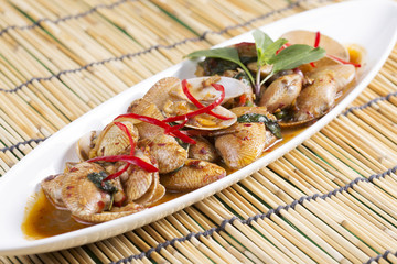 Stir fried clams with roasted chili paste