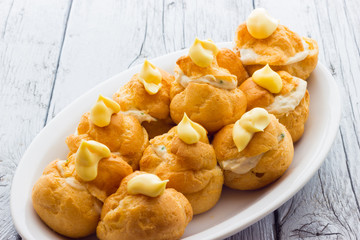 Cream puffs with tuna