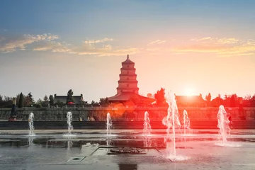 Cercles muraux Fontaine xian big wild goose pagoda at dusk