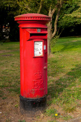Fototapeta na wymiar Royal mailbox