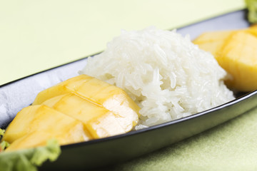 Ripe mango and sticky rice cooked with coconut milk
