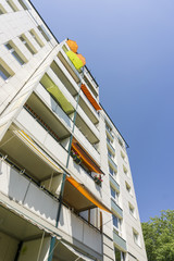 Sanierter Plattenbau 00937