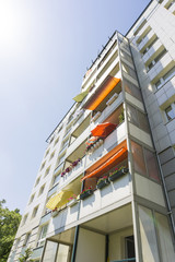 Sanierter Plattenbau 00938