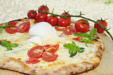 Pizza pomodorini e mozzarella