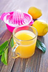 Fototapeta na wymiar lemon juice