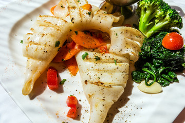 Tintenfisch gegrillt