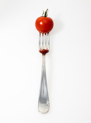 Tomate aufgespießt 06845
