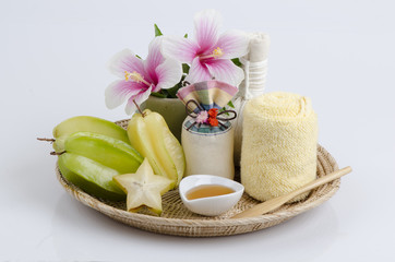 Treatment with star fruit and honey.