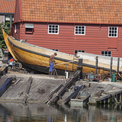 Fototapeta na wymiar old shipyard in the village of Spakenburg