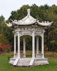 chińska altanka © Andrzej Płotnikow