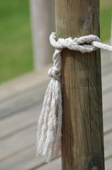 rope around pole