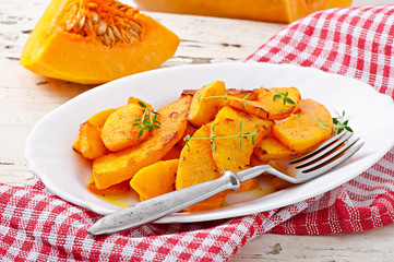 Baked pumpkin with thyme