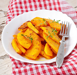 Baked pumpkin with thyme