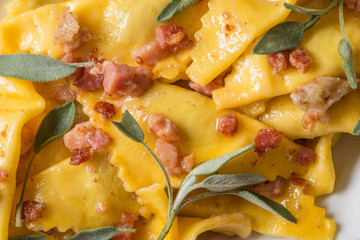 Casoncelli alla bergamasca conditi