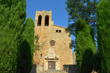 Fototapeta na wymiar Medieval church in Pals, Costa Brava