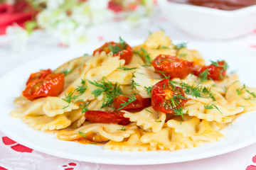 Pasta with sun-dried tomatoes