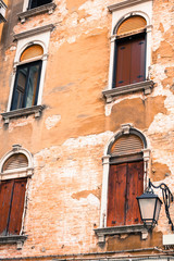 Fototapeta premium Traditional window of typical old Venice building