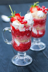 Dessert with cream and strawberries