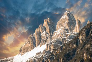 Dolomieten, Italië. Geweldig uitzicht op de bergen van de Alpen met kleurrijk?