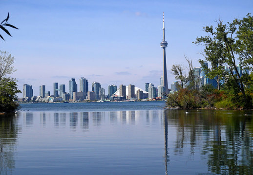 Toronto skyline seen from Island Park