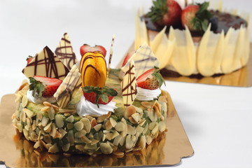 cheese cake with strawberry fruit toping.