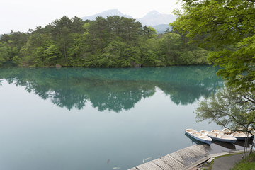 Naklejka premium 五色沼 毘沙門沼