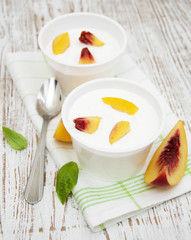 Yougurt with peaches