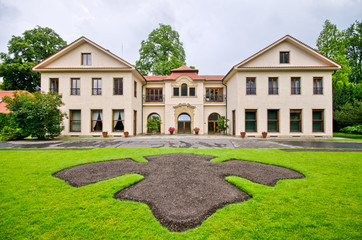 Fototapeta na wymiar Little palace with garden on Hradcany - Prague, Czech Republic