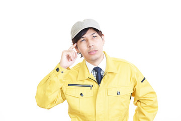 疲れた表情の男性