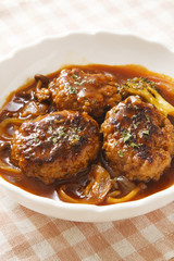 煮込みハンバーグ