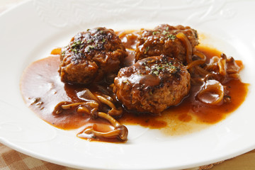 煮込みハンバーグ