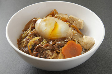 すき焼き丼