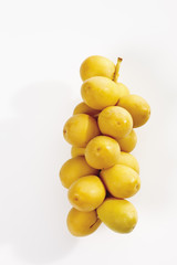 Frische Datteln (Phoenix dactylifera ),erhöhte Ansicht