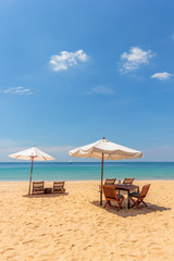 Fototapeta na wymiar umbrella on a tropical beach