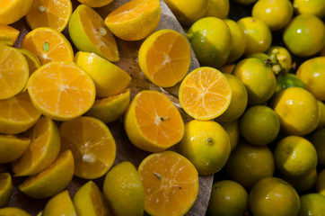 Fototapeta na wymiar Many fresh slice Citrus fruit