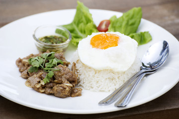 Stir fried pork with garlic and pepper