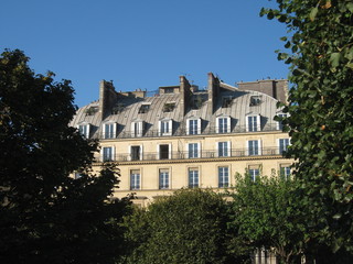 Immeuble du centre de Paris © DigitalContentExpert